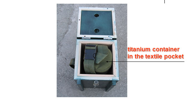 VAS/6 titanium container in the textile pocket 