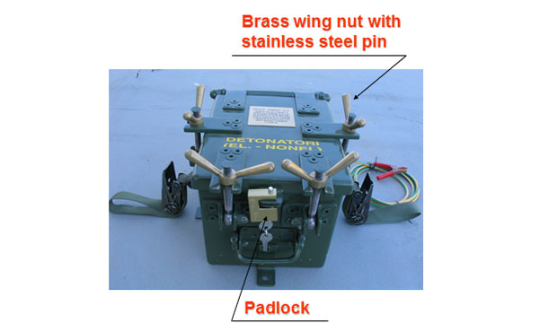 VAS/5 brass wing nut with stainless steel pin - padlock 
